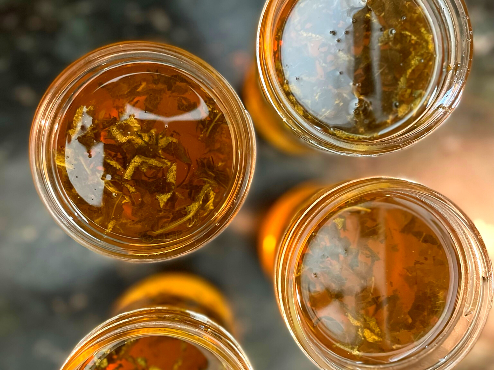 Here’s How to Make and Easy & Delicious Apple & Sage Jelly